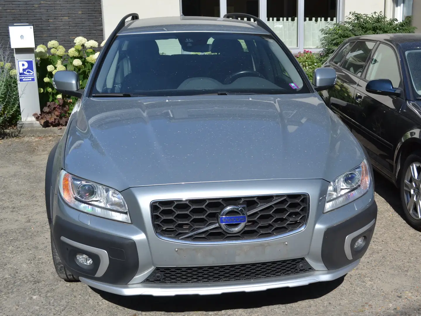 Volvo XC70 2.0 D4 Summum Geartronic Zilver - 1