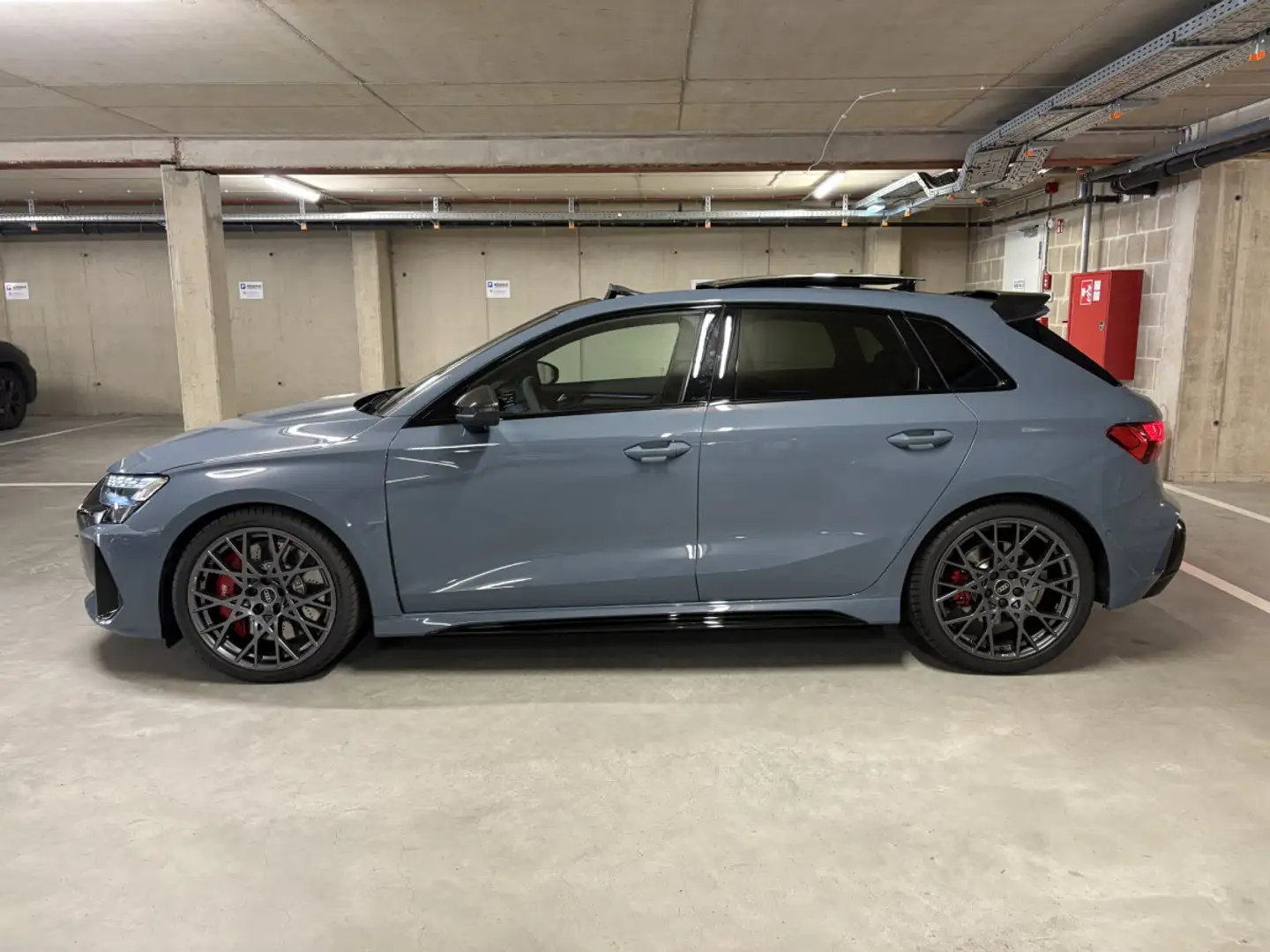 Audi RS3 Sportback 2.5 TFSI quattro/PERF/CARBONE/Pano/ /19/ Grau - 2