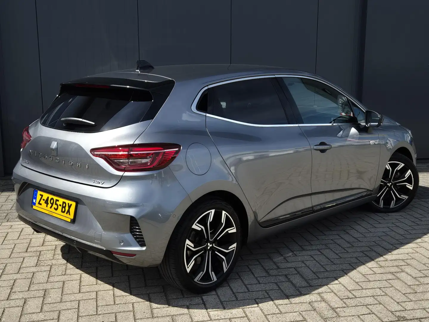 Mitsubishi Colt 1.6 HEV Instyle | 360º Camera | Navigatie | Adapti Grijs - 2