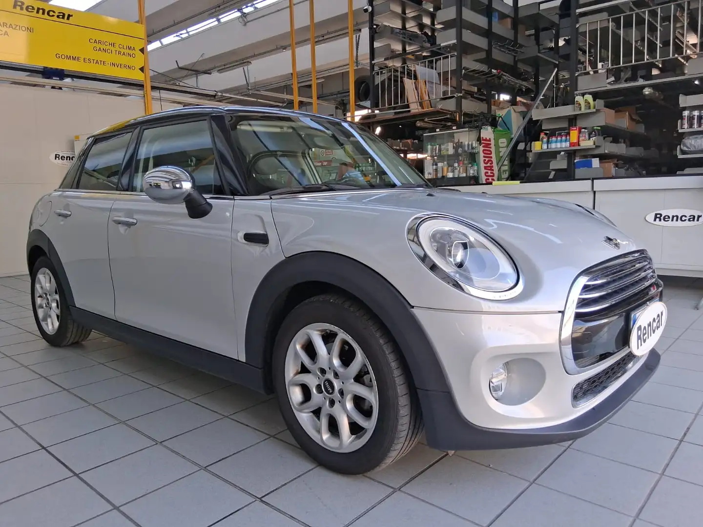 MINI Cooper D Coupe 5 PORTE D Grau - 1