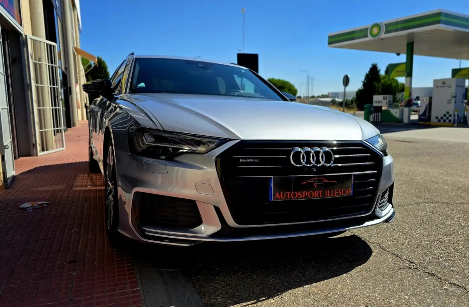 Audi A6 Avant 55 TFSIe quattro Competittion S tronic Gris - 2