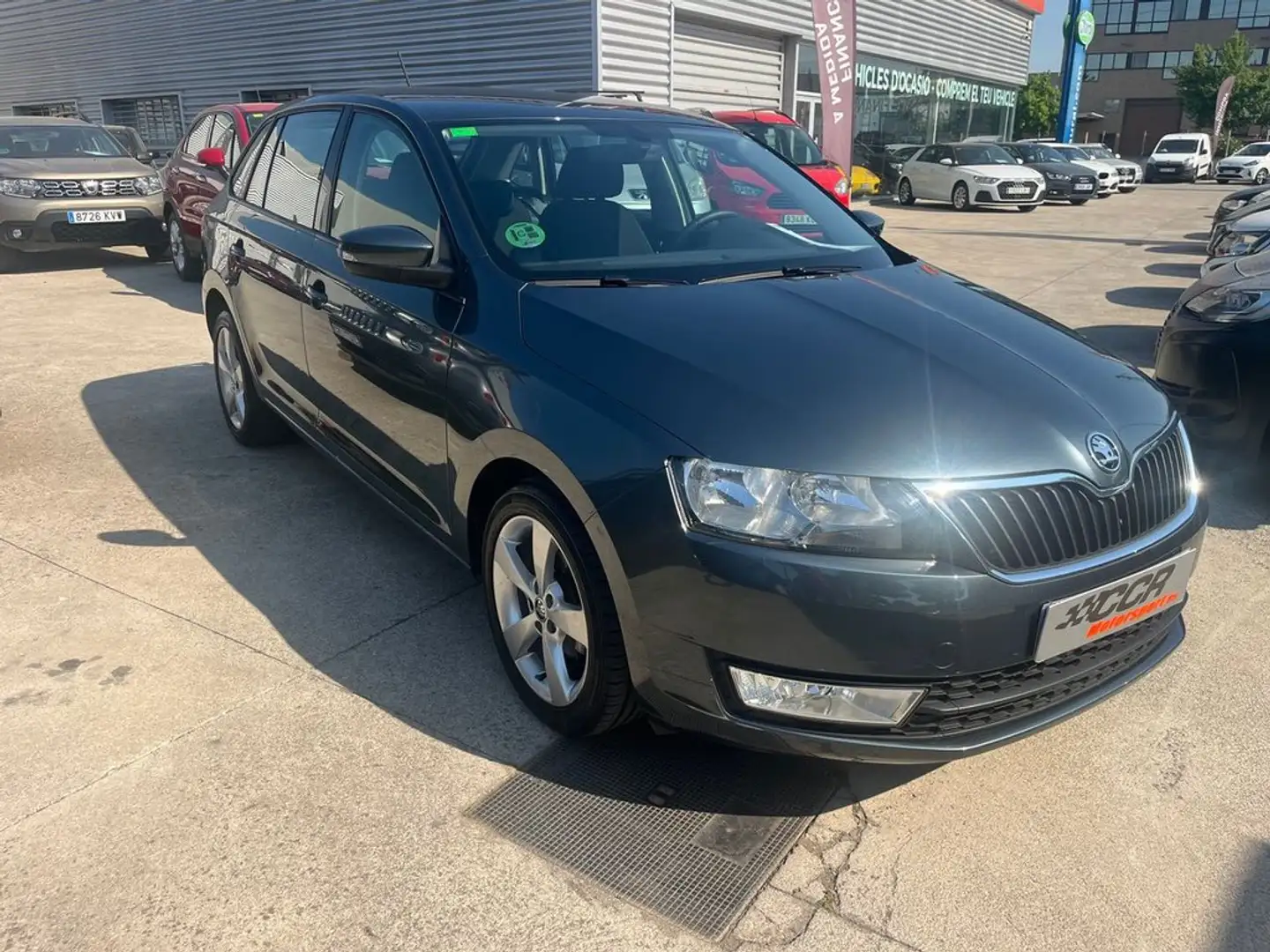 Skoda Rapid/Spaceback TSI 90 CV AMBITION 5P Gris - 2