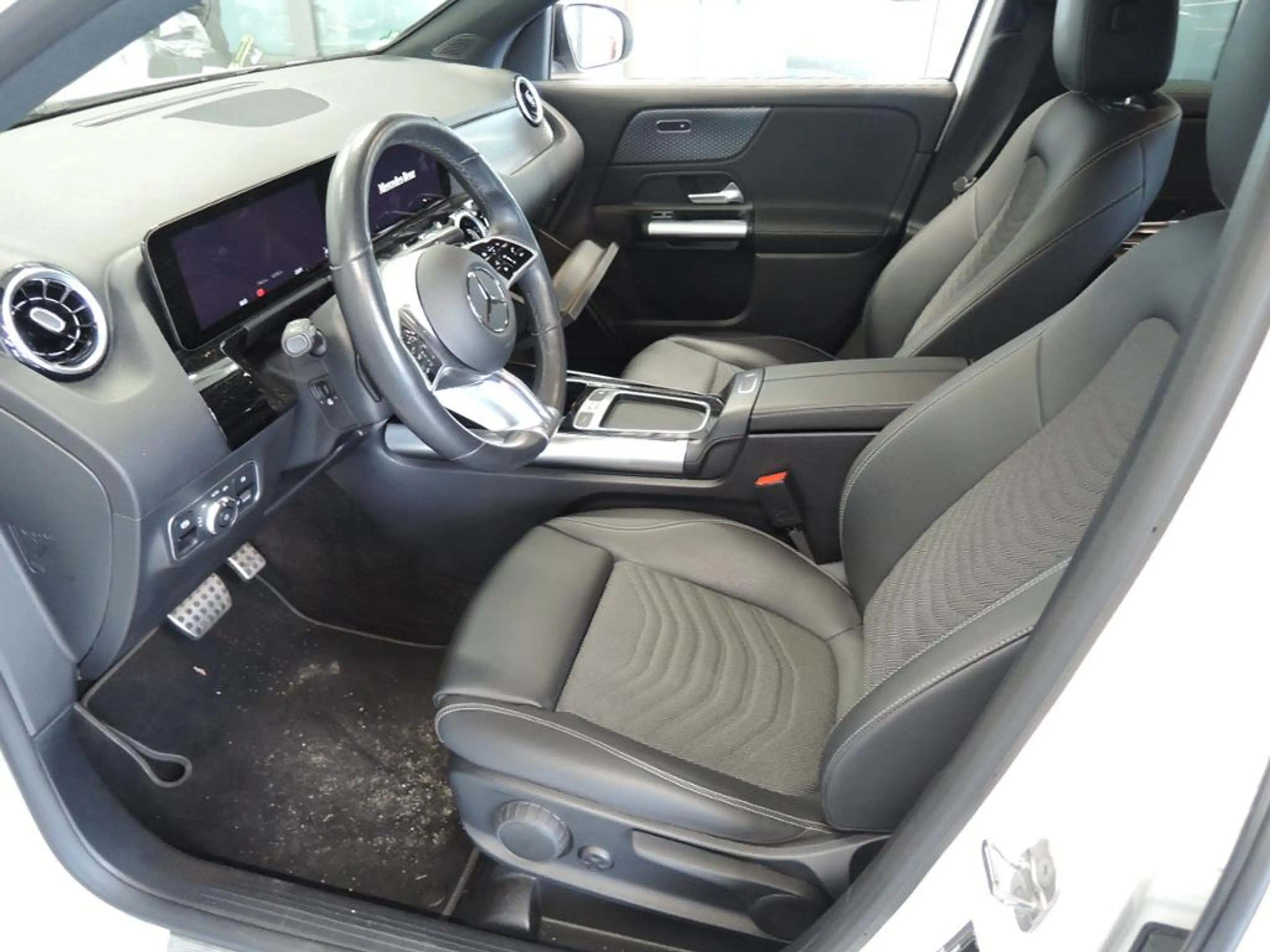 Mercedes-Benz GLA 220 d 4M Progressive*Night*LED*Kamera*AHK* — photo 3