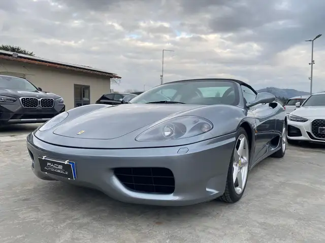 Ferrari 360 view 3