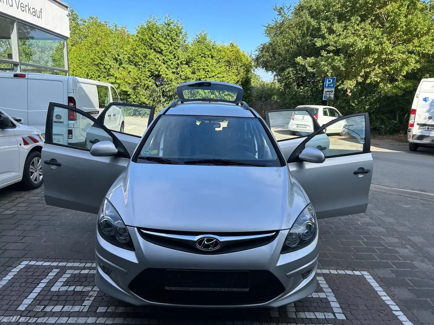 Hyundai i30 CW 1.6 CRDi 66 kW classic Plateado - 2