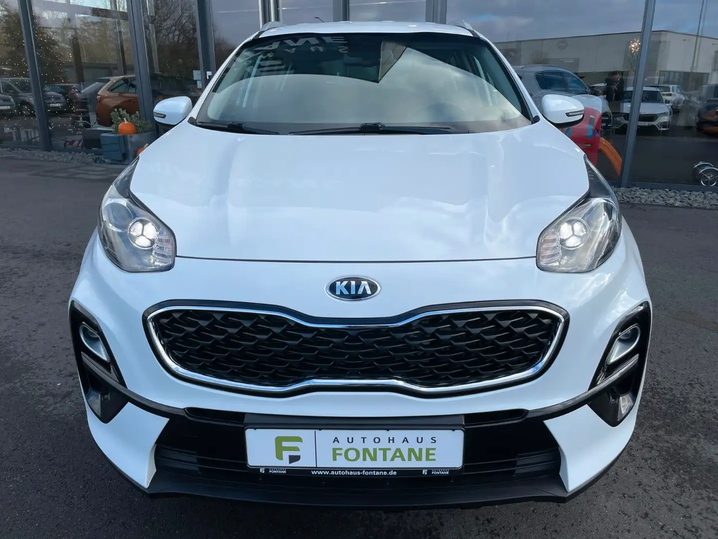 Kia Sportage 1,6CRDi DCT Lenkradhz.Navi AppleCarplay Blanc - 2