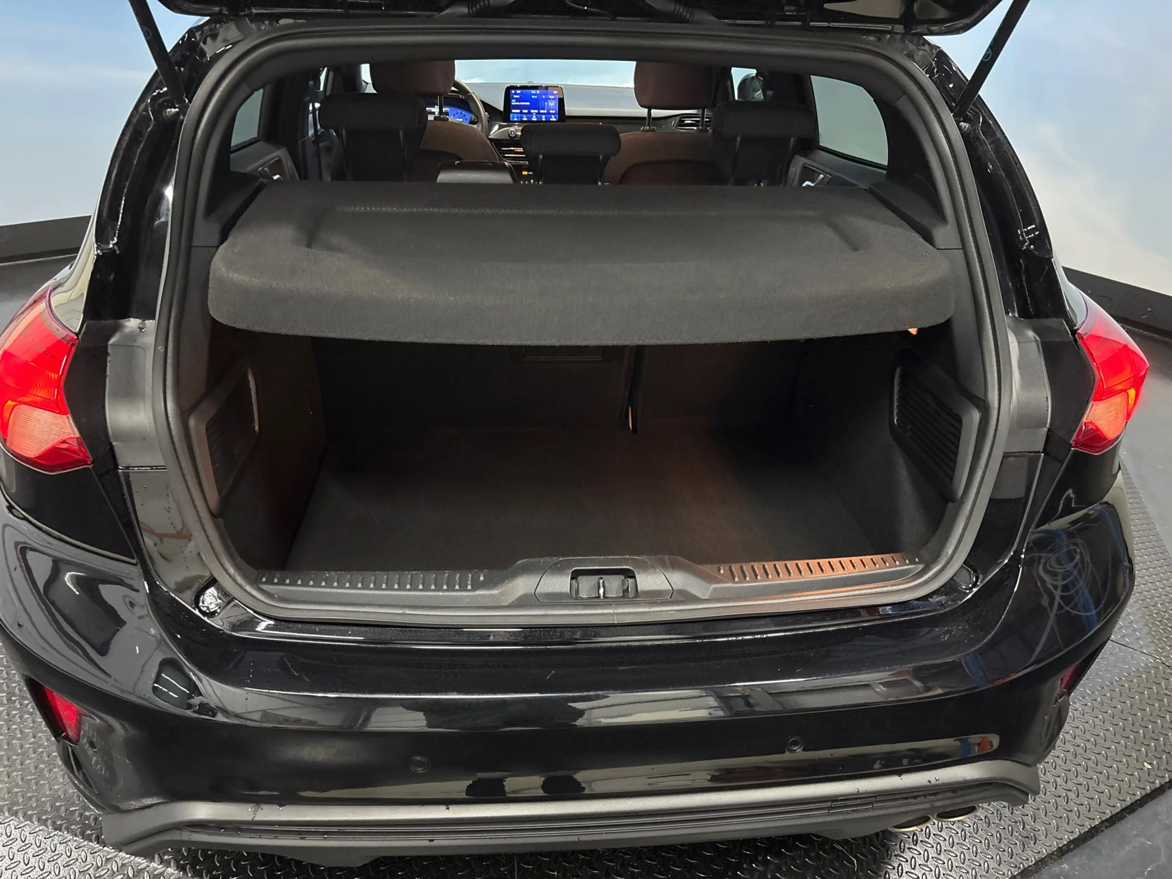 Ford Focus 1.0 EcoBoost Hybrid ST Line X Business Navi | Clim — photo 9