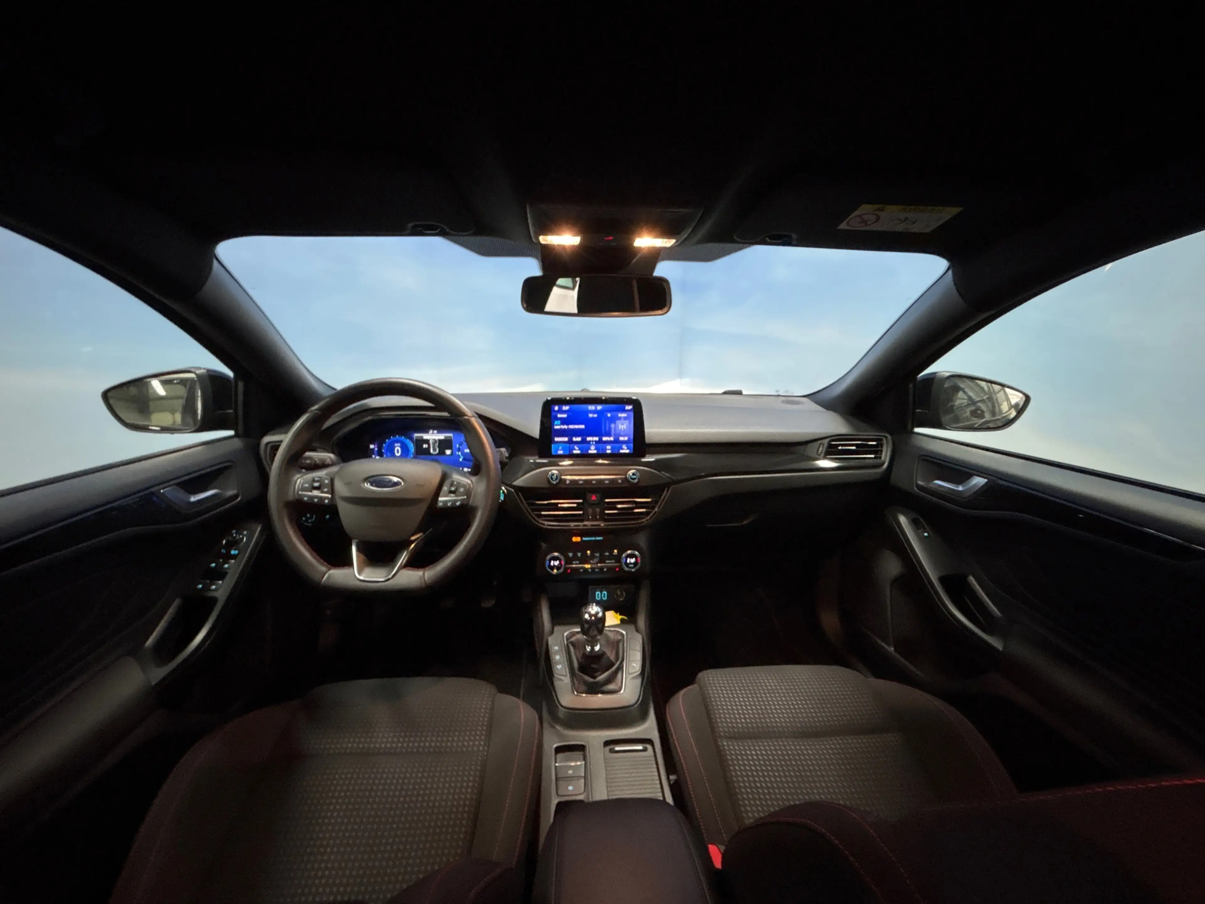 Ford Focus 1.0 EcoBoost Hybrid ST Line X Business Navi | Clim — photo 12