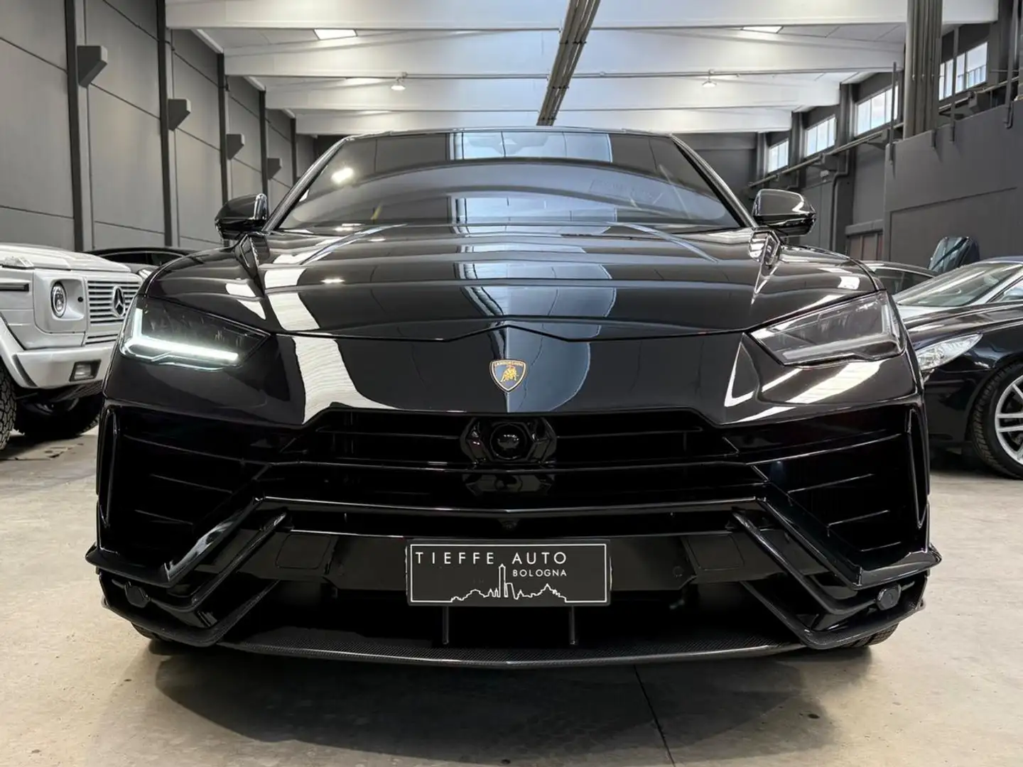 Lamborghini Urus 4.0 Performante Nero - 2