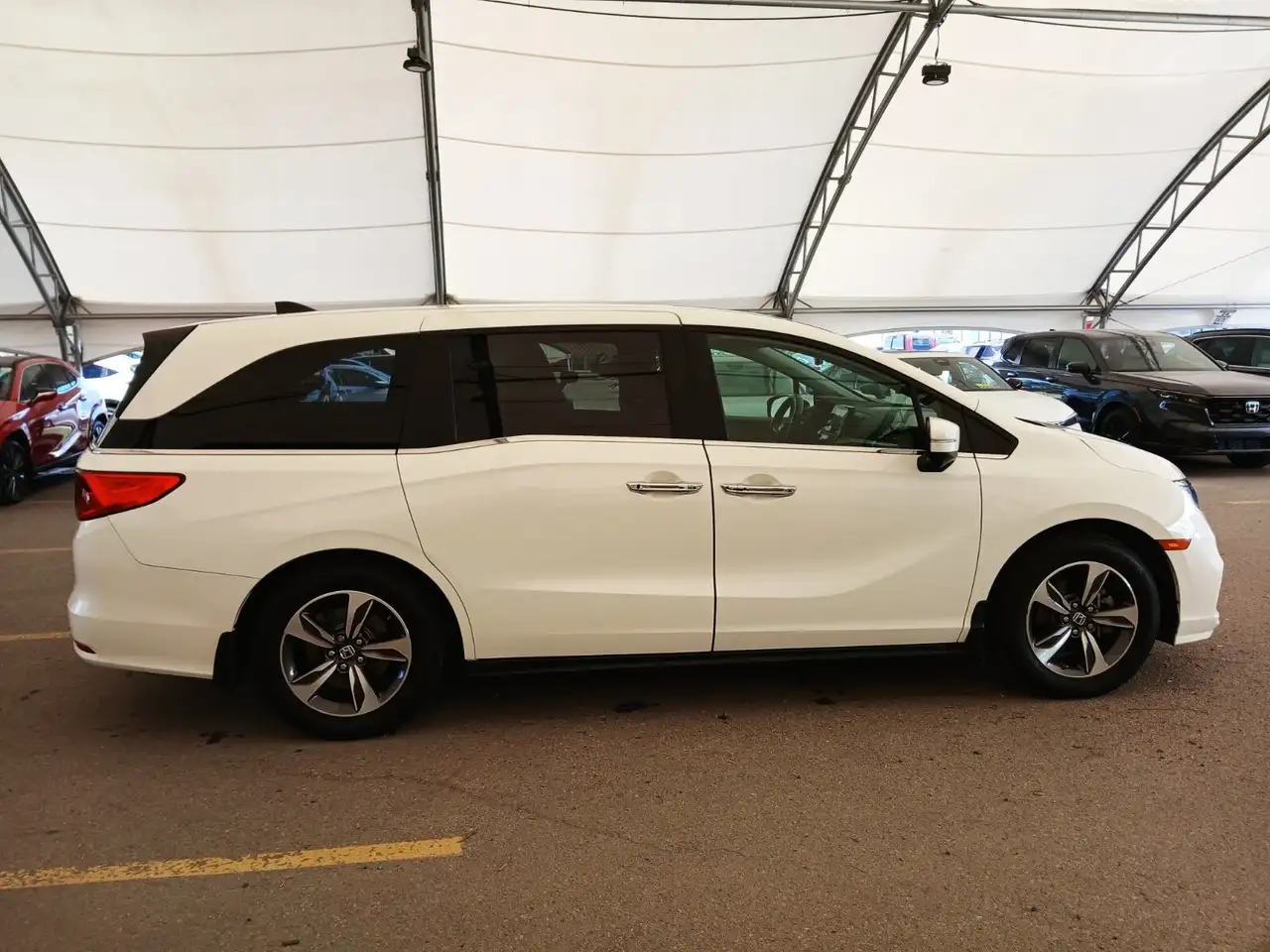 Honda Odyssey снимка Honda Odyssey