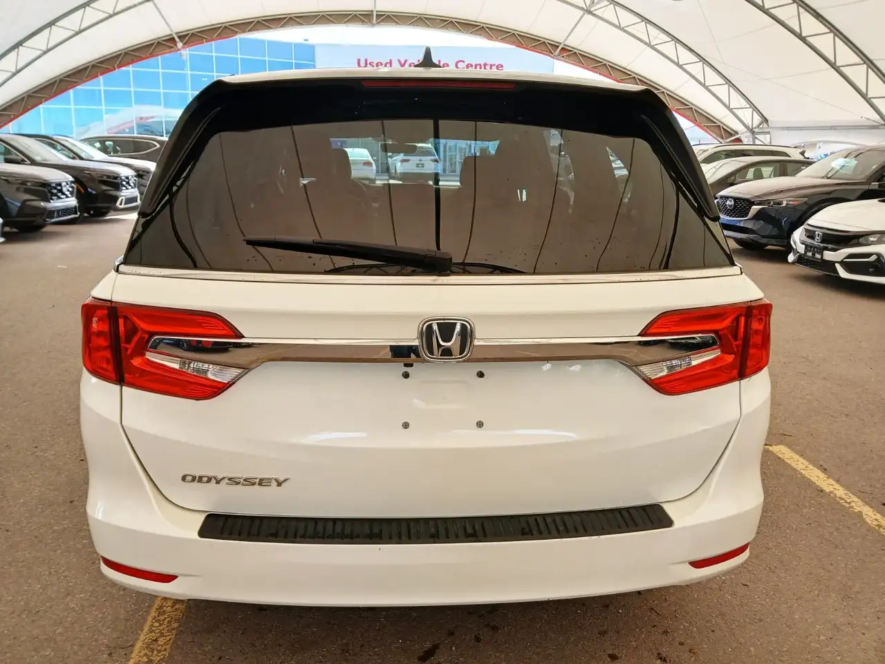Honda Odyssey снимка Honda Odyssey