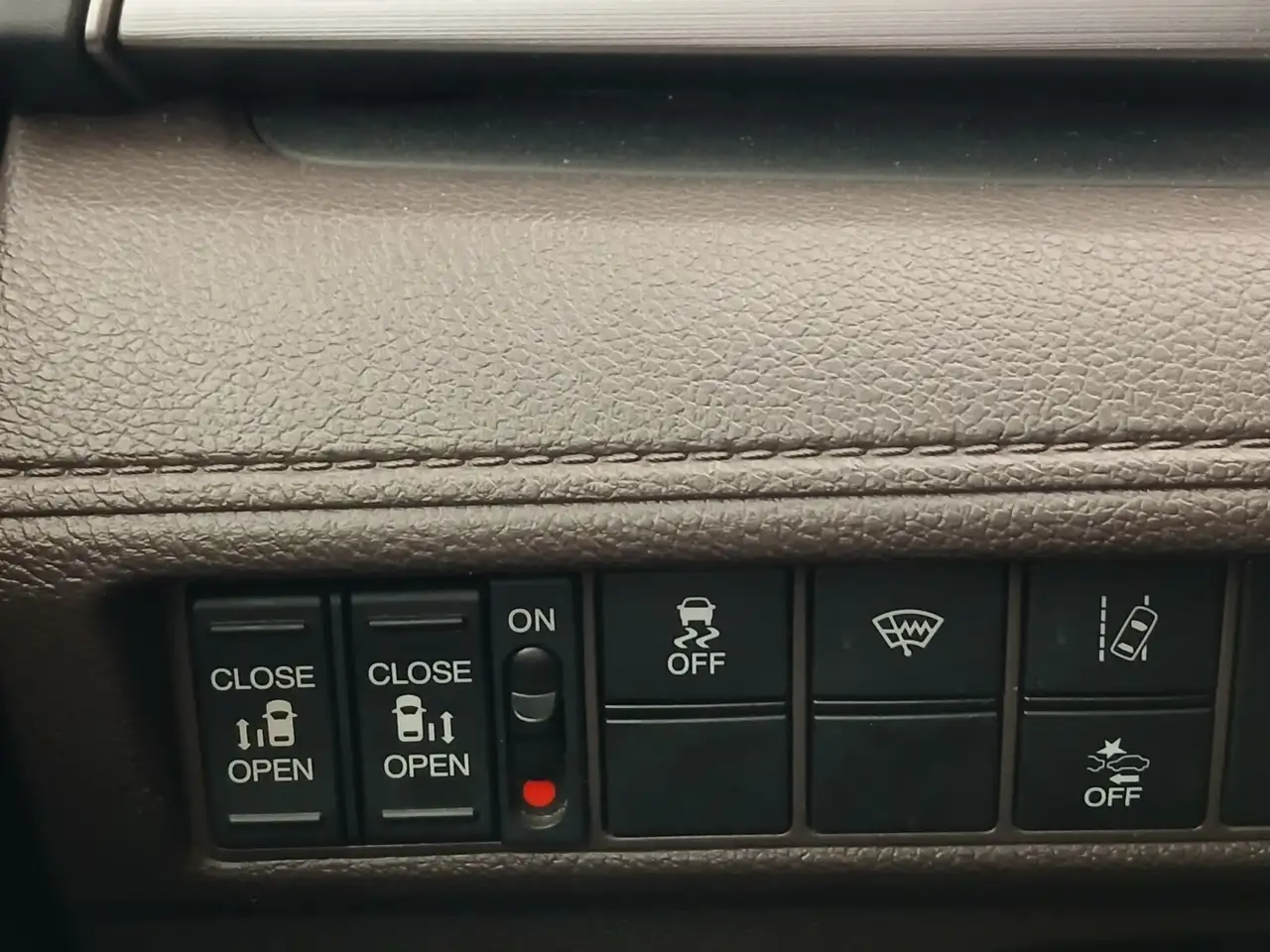 Honda Odyssey снимка Honda Odyssey