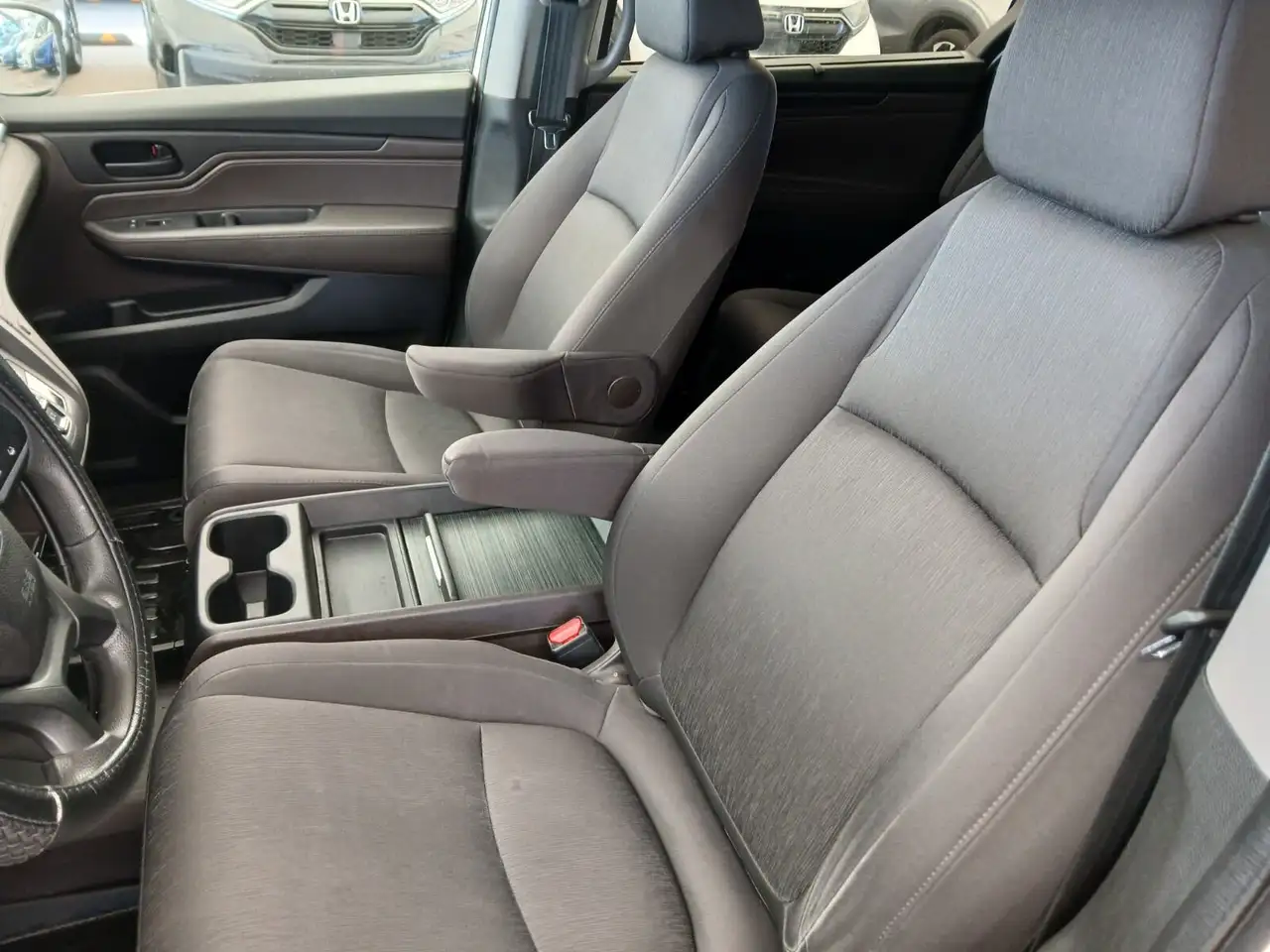Honda Odyssey снимка Honda Odyssey
