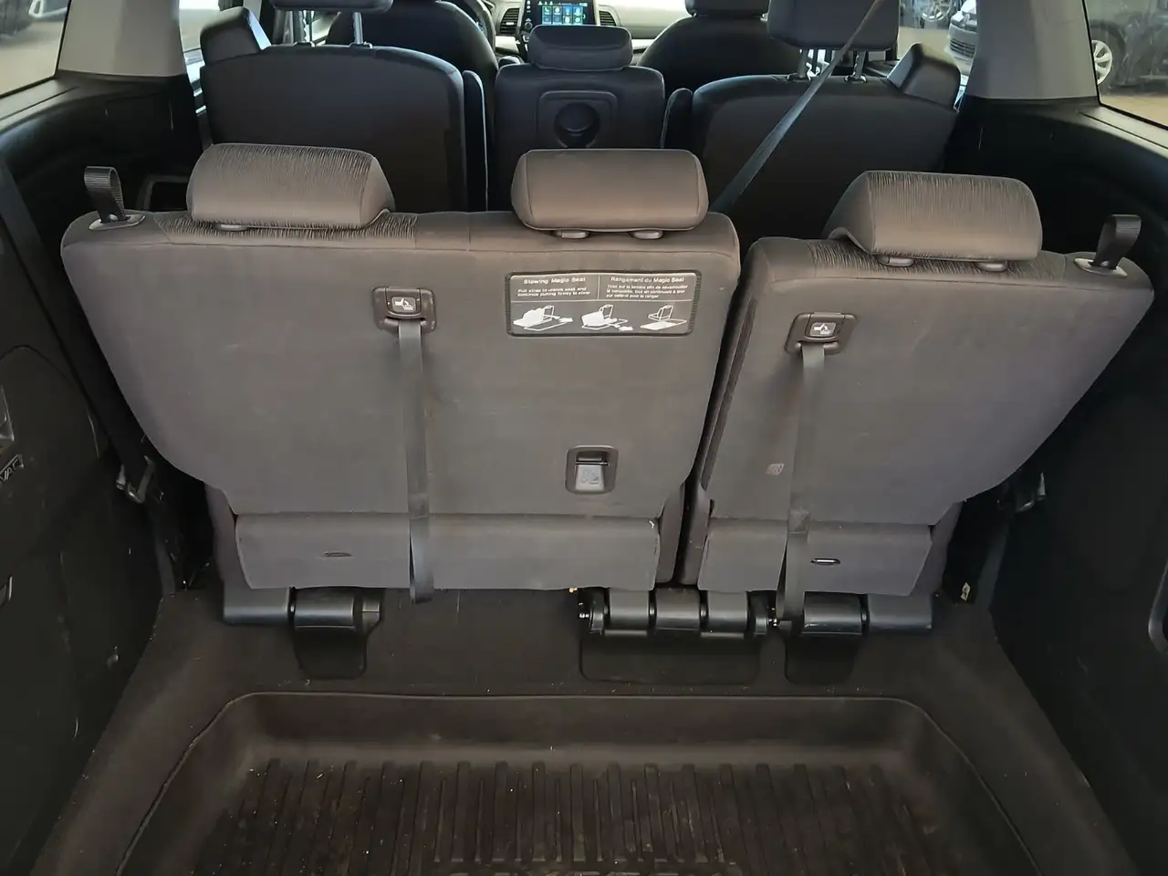 Honda Odyssey снимка Honda Odyssey