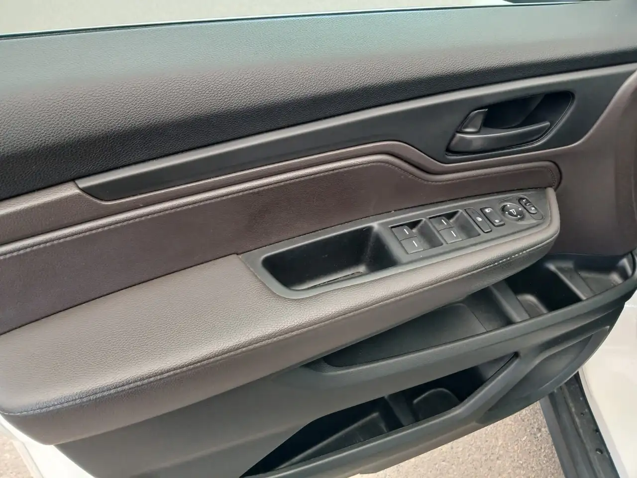 Honda Odyssey снимка Honda Odyssey