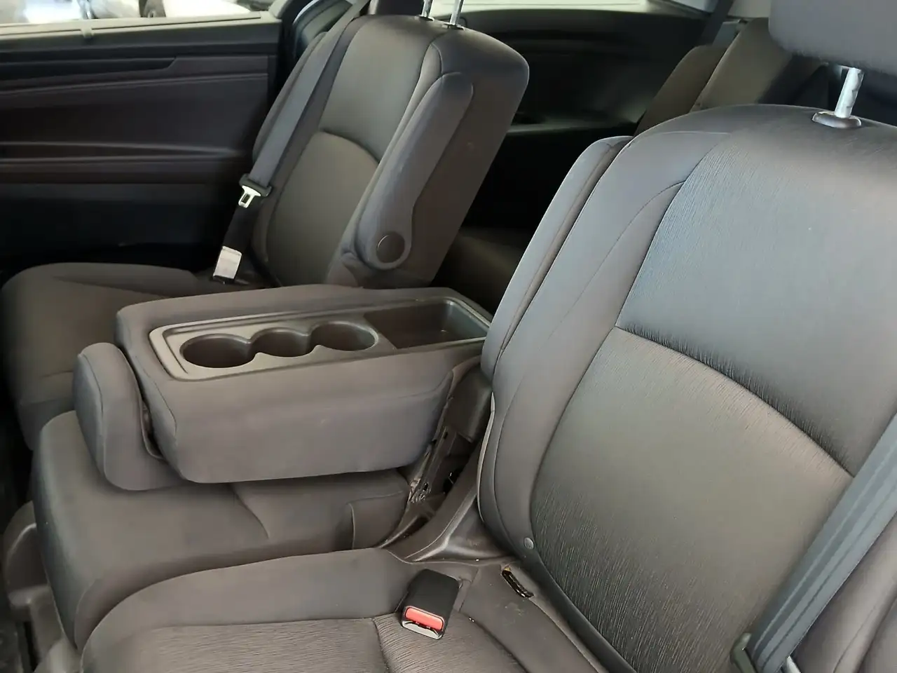 Honda Odyssey снимка Honda Odyssey