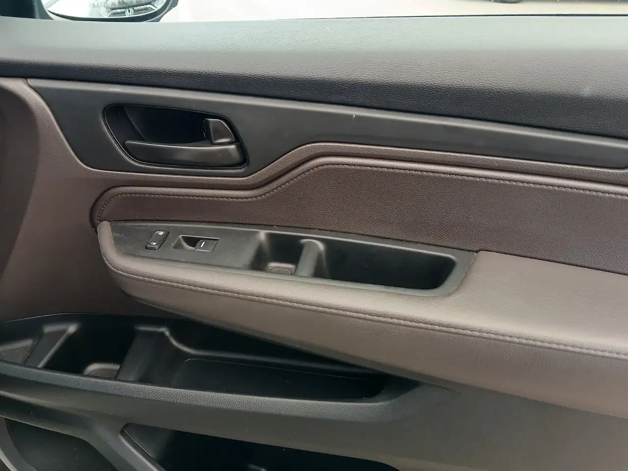 Honda Odyssey снимка Honda Odyssey
