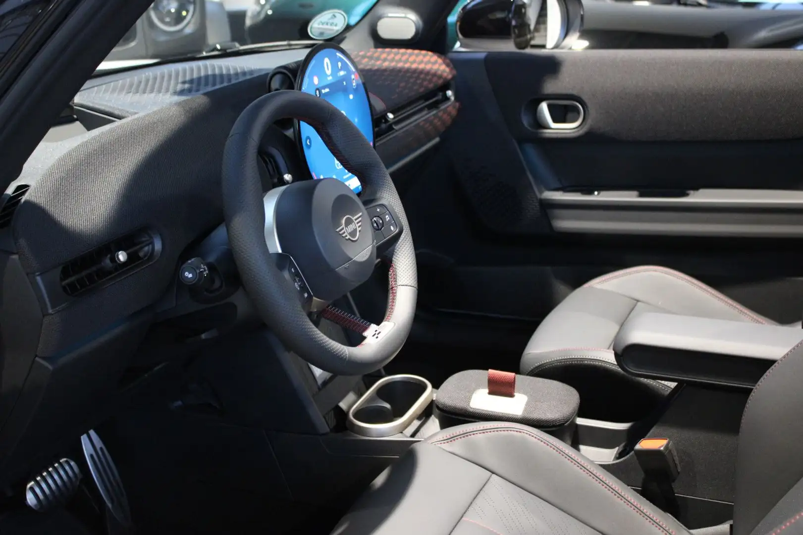 MINI John Cooper Works Cabrio JOHN COOPER WORKS CABRIO *NANUQ WHITE* 2025 Weiß - 2