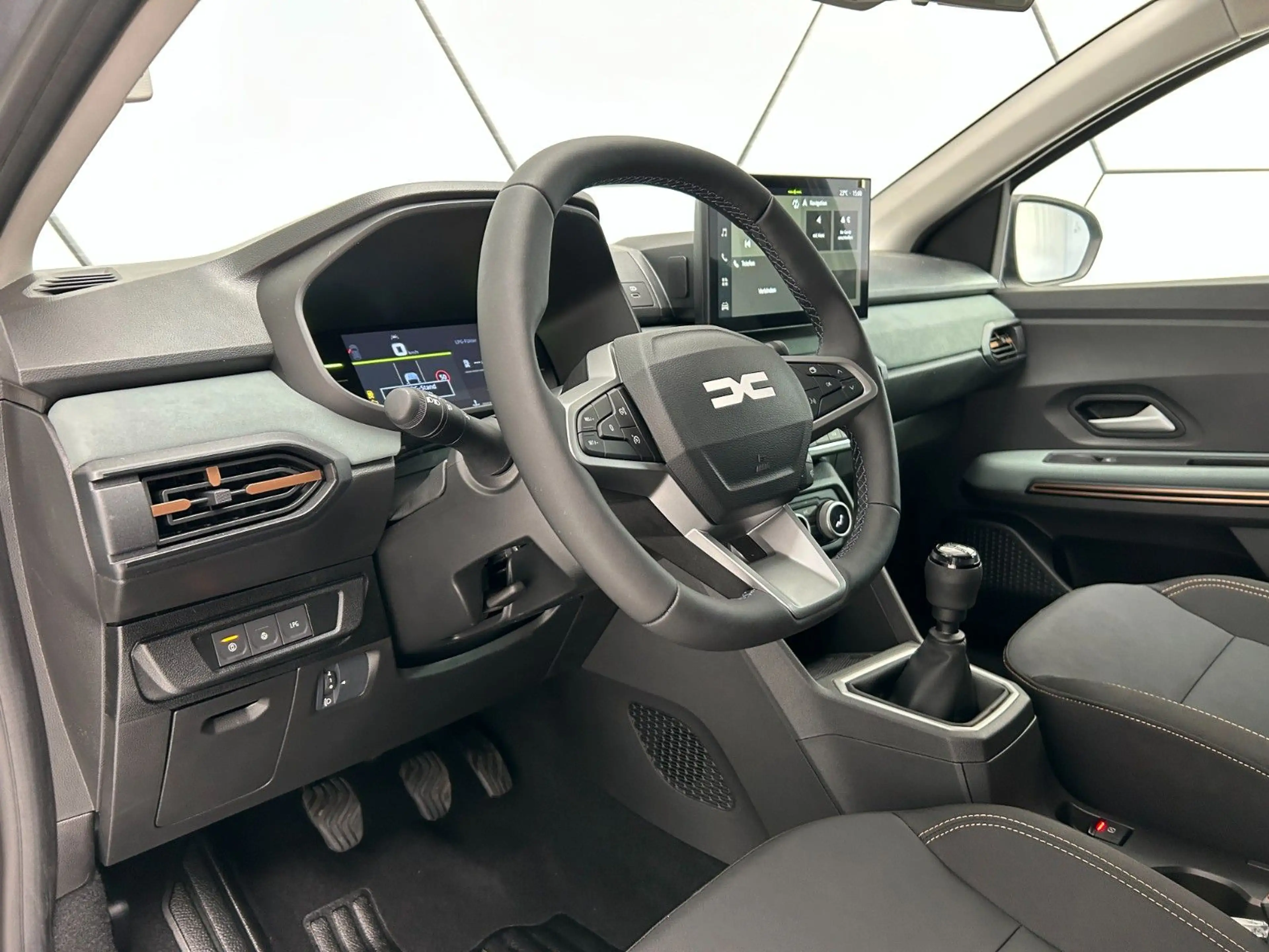 Dacia Jogger Extreme Eco-G 120 7-Sitzer Winter/Driving — photo 15