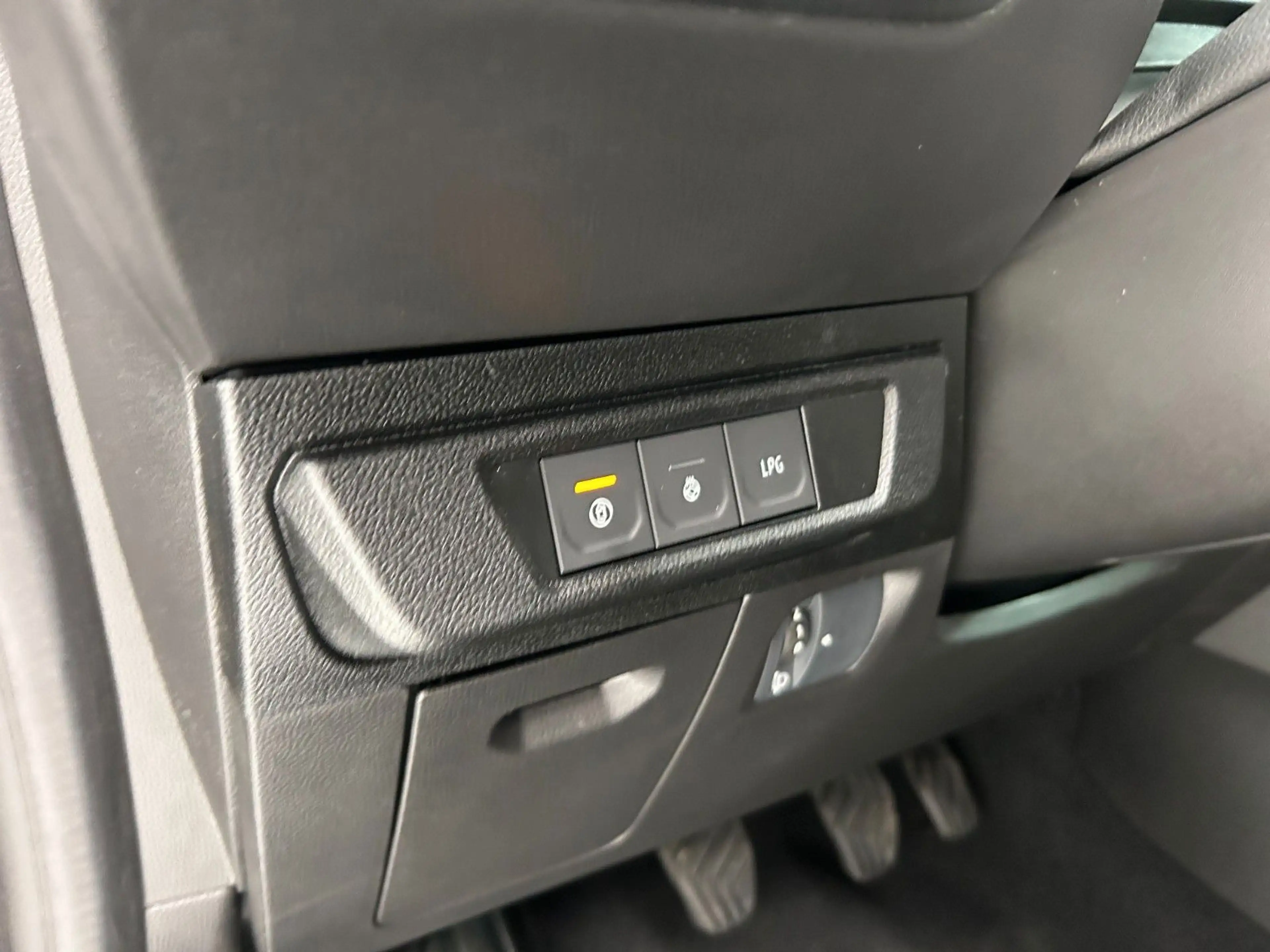 Dacia Jogger Extreme Eco-G 120 7-Sitzer Winter/Driving — photo 14