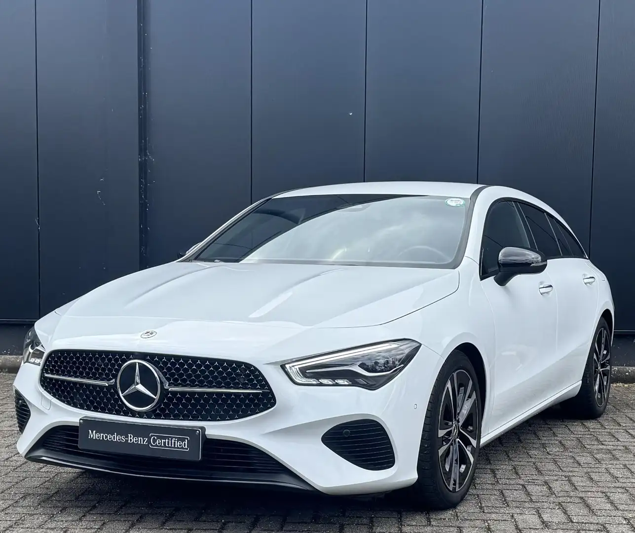 Mercedes-Benz CLA 180 Shooting Brake - 1
