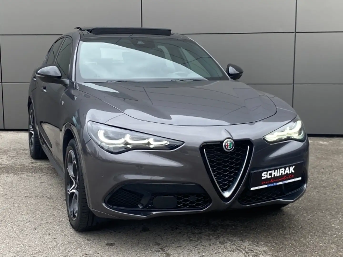 Alfa Romeo Stelvio Ti 2,2 16V 210 AT8 Q4 Grau - 2