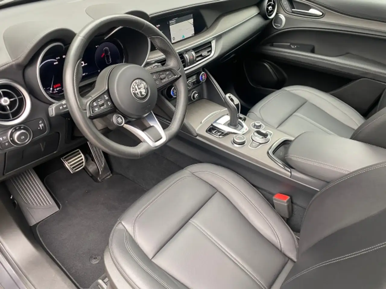 Alfa Romeo Stelvio 2024 — фото 11