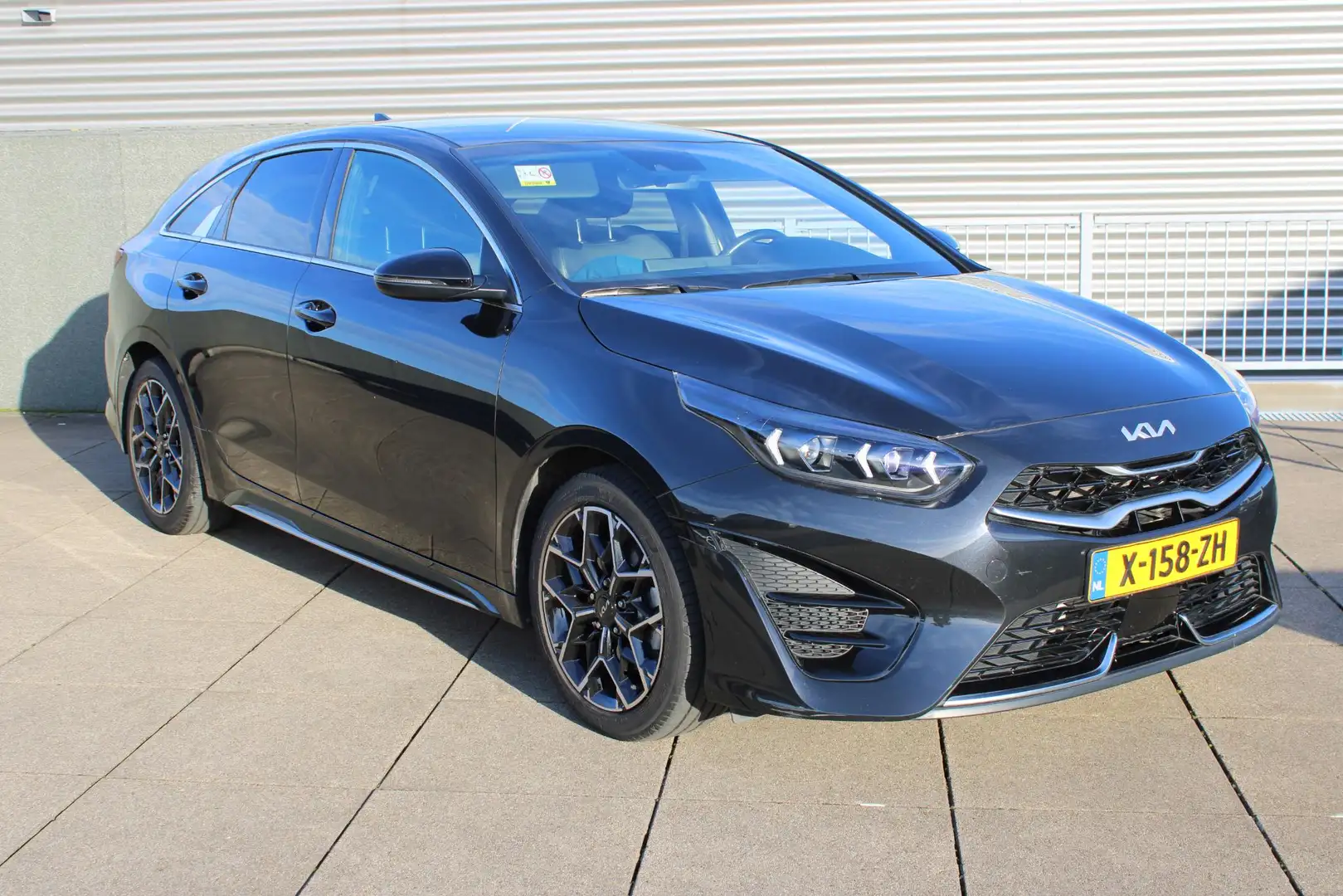 Kia ProCeed / pro_cee'd 1.5 T-GDi GT-Line Navigatie / Camera / 29000 KM Noir - 2
