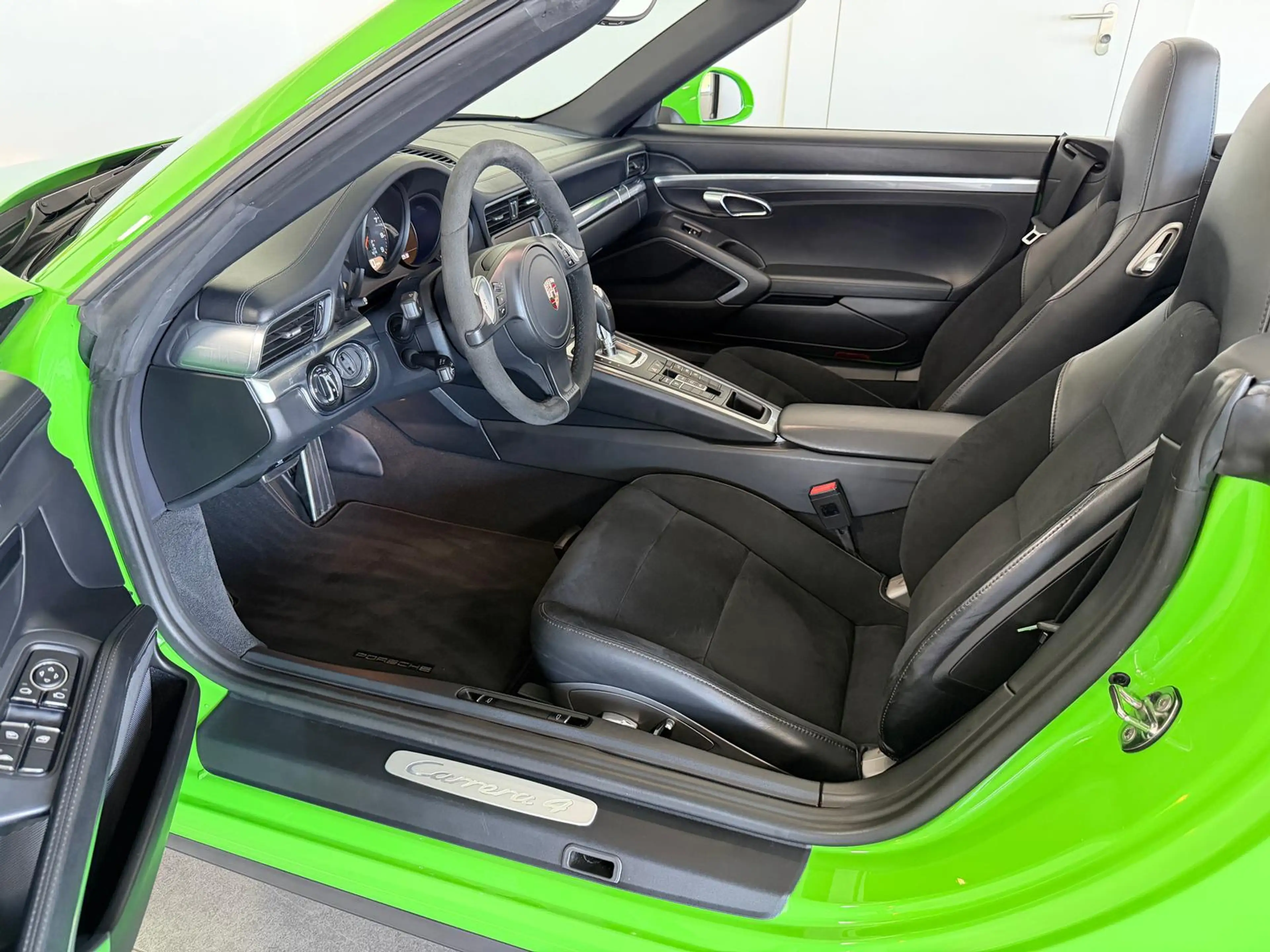 Porsche 991 Cabrio 4 Sportabgasanlage Sitzbelüftung ACC — photo 9
