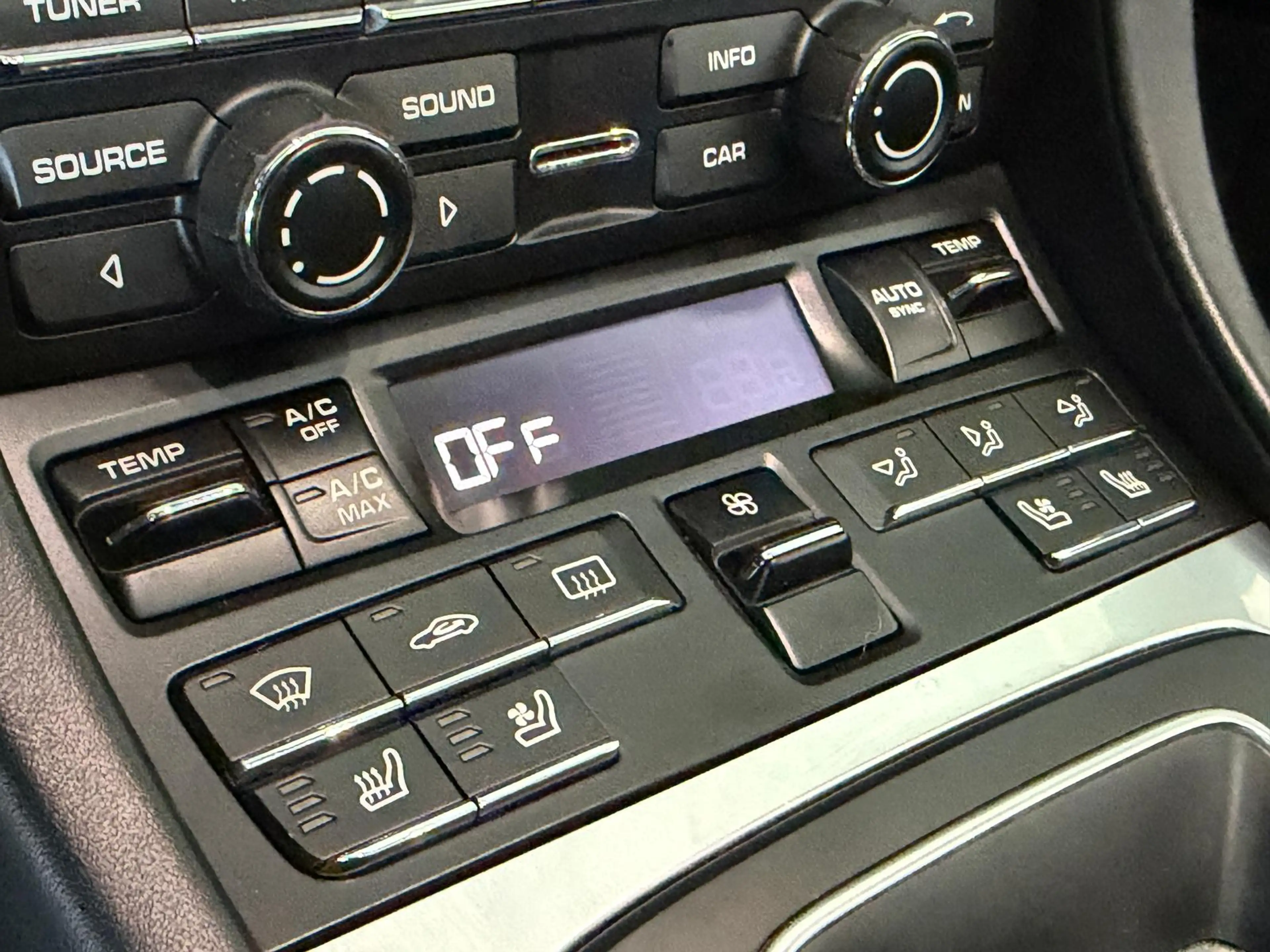 Porsche 991 Cabrio 4 Sportabgasanlage Sitzbelüftung ACC — photo 11