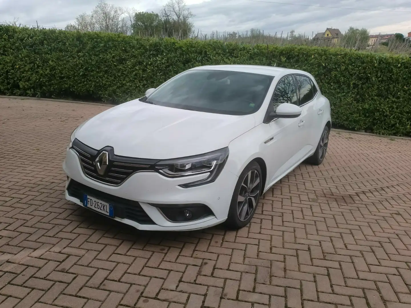 Renault Megane 1.6 dci Bose S&S 130cv - 2