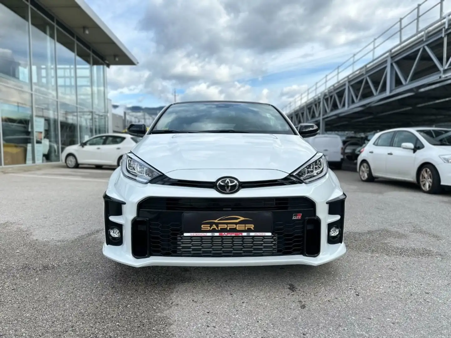Toyota Yaris 1,6 Turbo GR High Performance Weiß - 2