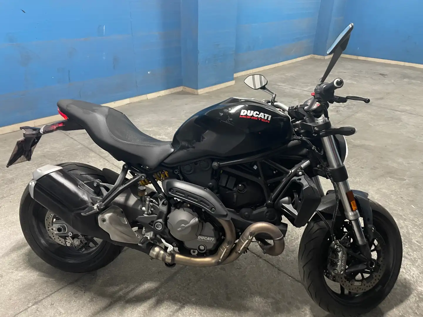 Ducati Monster 821 dark 35 kw Fekete - 2
