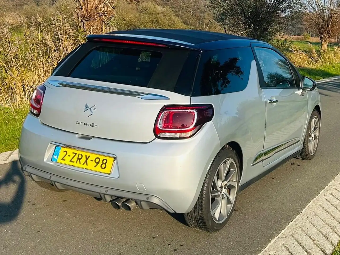 Citroen DS3 1.6 THP Sport Chic Grijs - 2