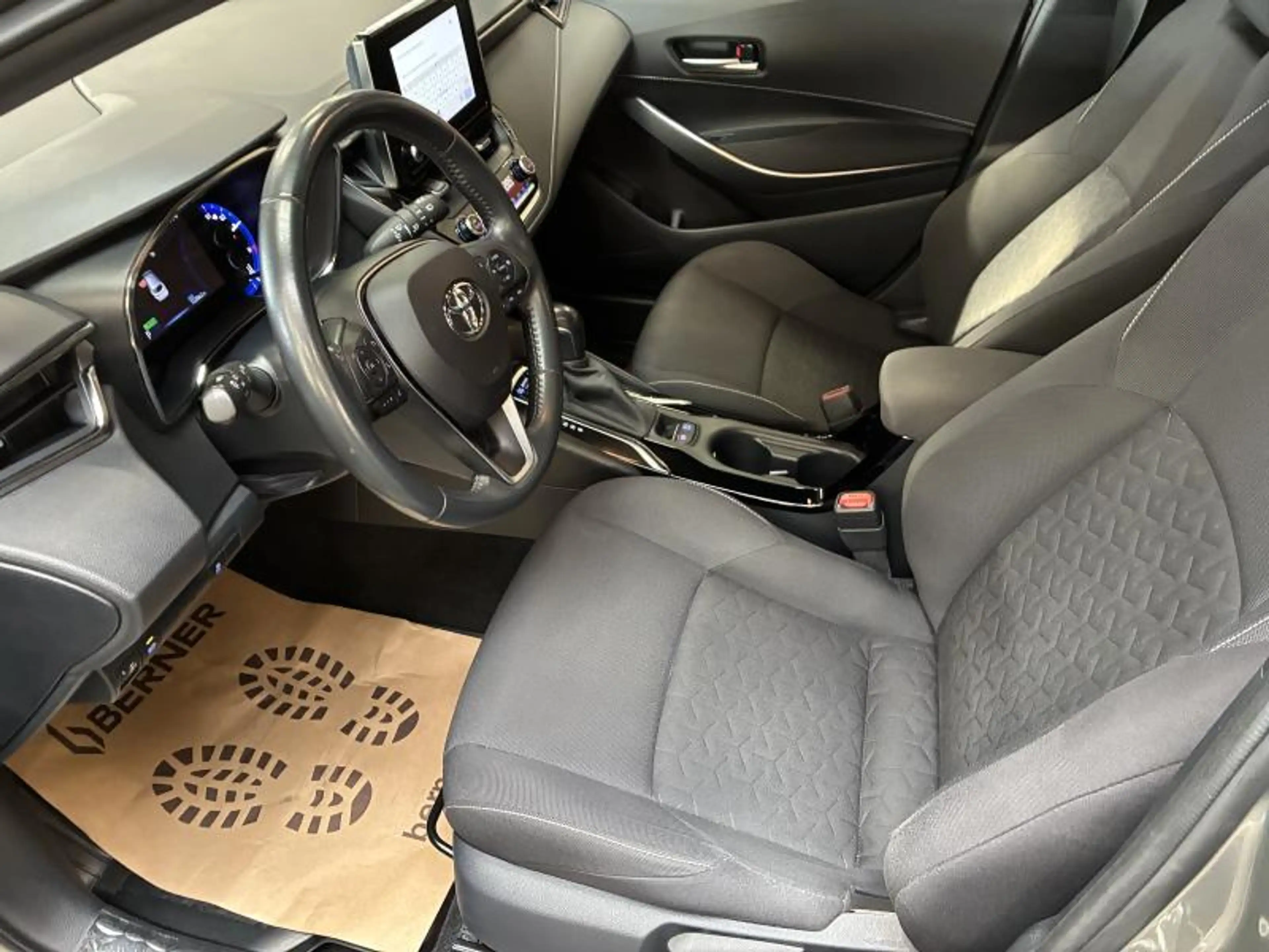 Toyota Corolla dynamic — photo 7