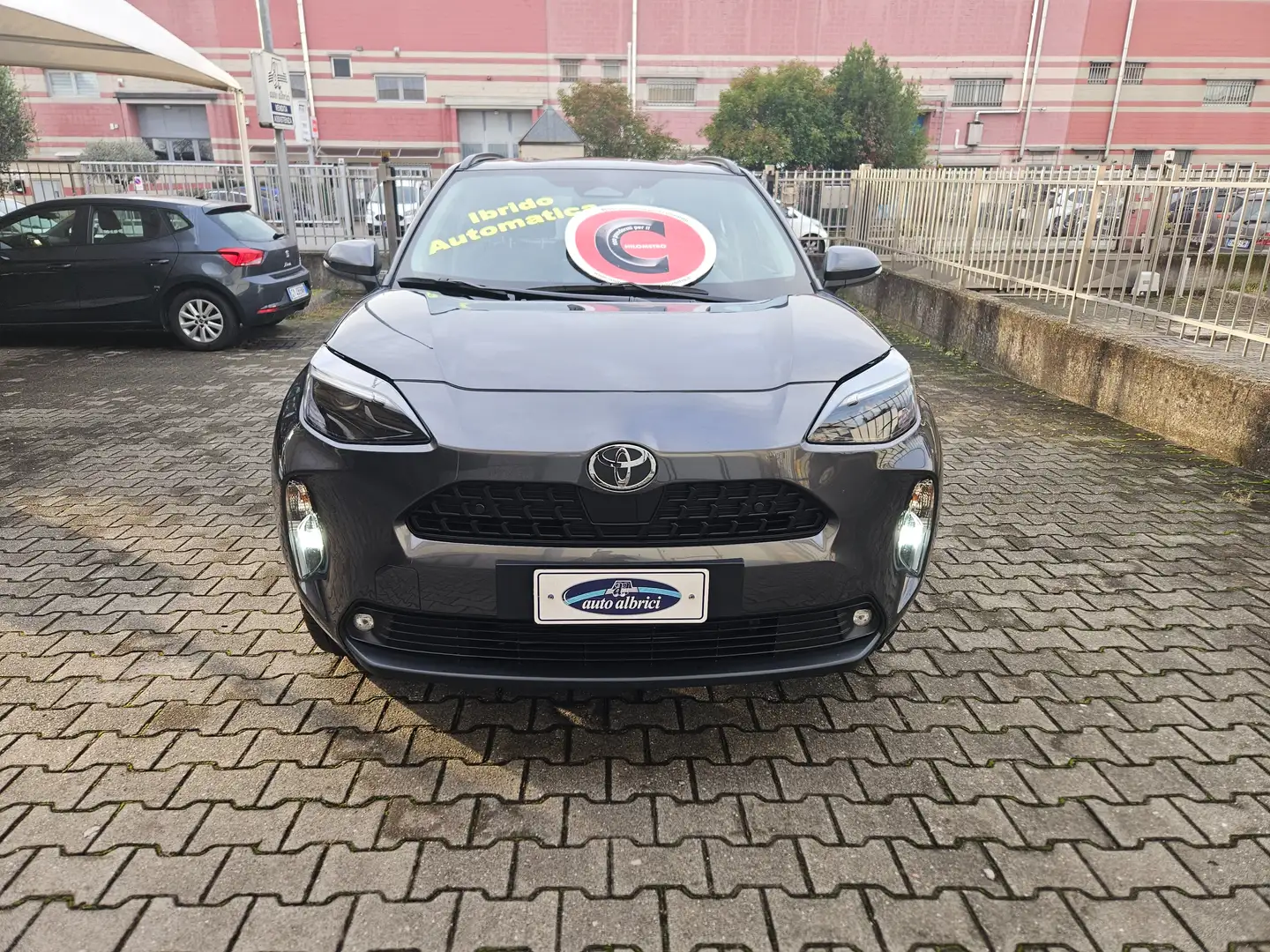 Toyota Yaris Cross 1.5 HYBRID E-CVT ACTIVE Gris - 2