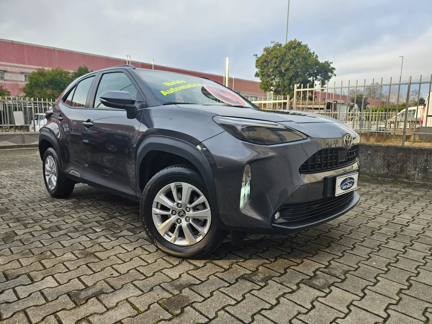 Toyota Yaris Cross 1.5 HYBRID E-CVT ACTIVE Grigio - 1