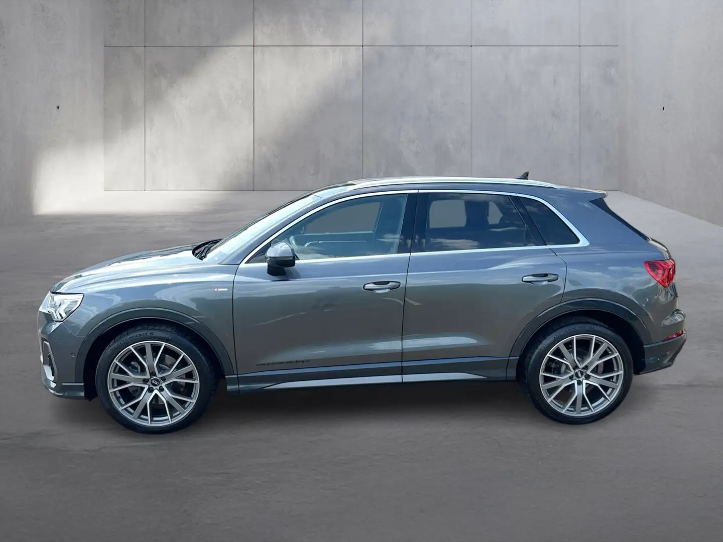 Audi Q3 40 TDI quattro S line exterieur Grau - 2