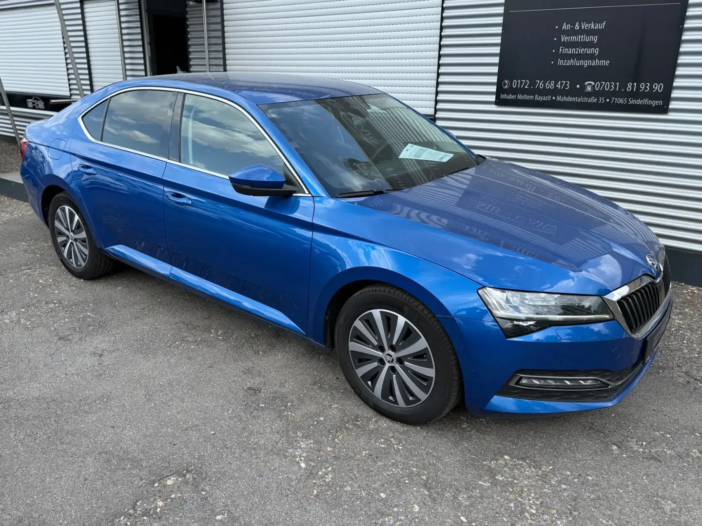 Skoda Superb Style*DSG*NAVI*VIRTUAL*LED*360°-KAM*AHK Blau - 1