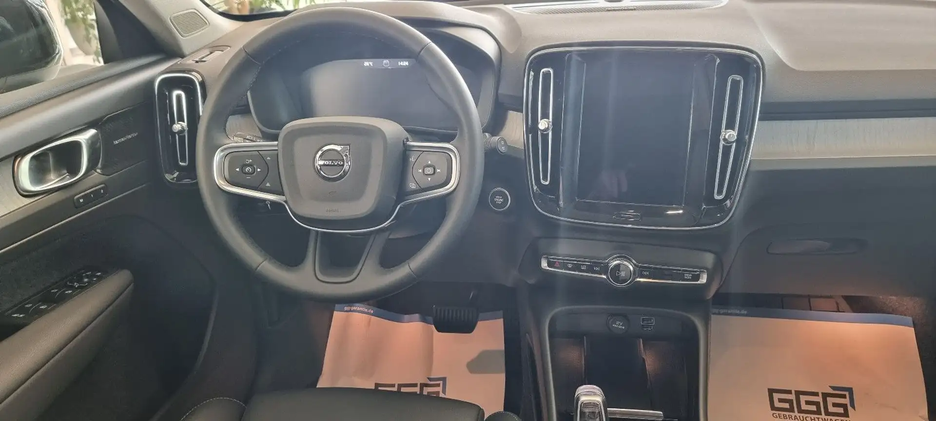 Volvo XC40 Plus Dark 2WD 8-Geartronic Panorama Blanco - 2