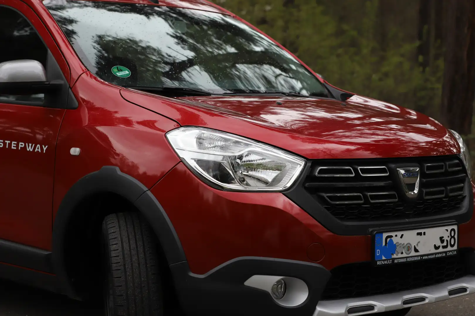 Dacia Dokker Dokker TCe 130 GPF Stepway Rojo - 2