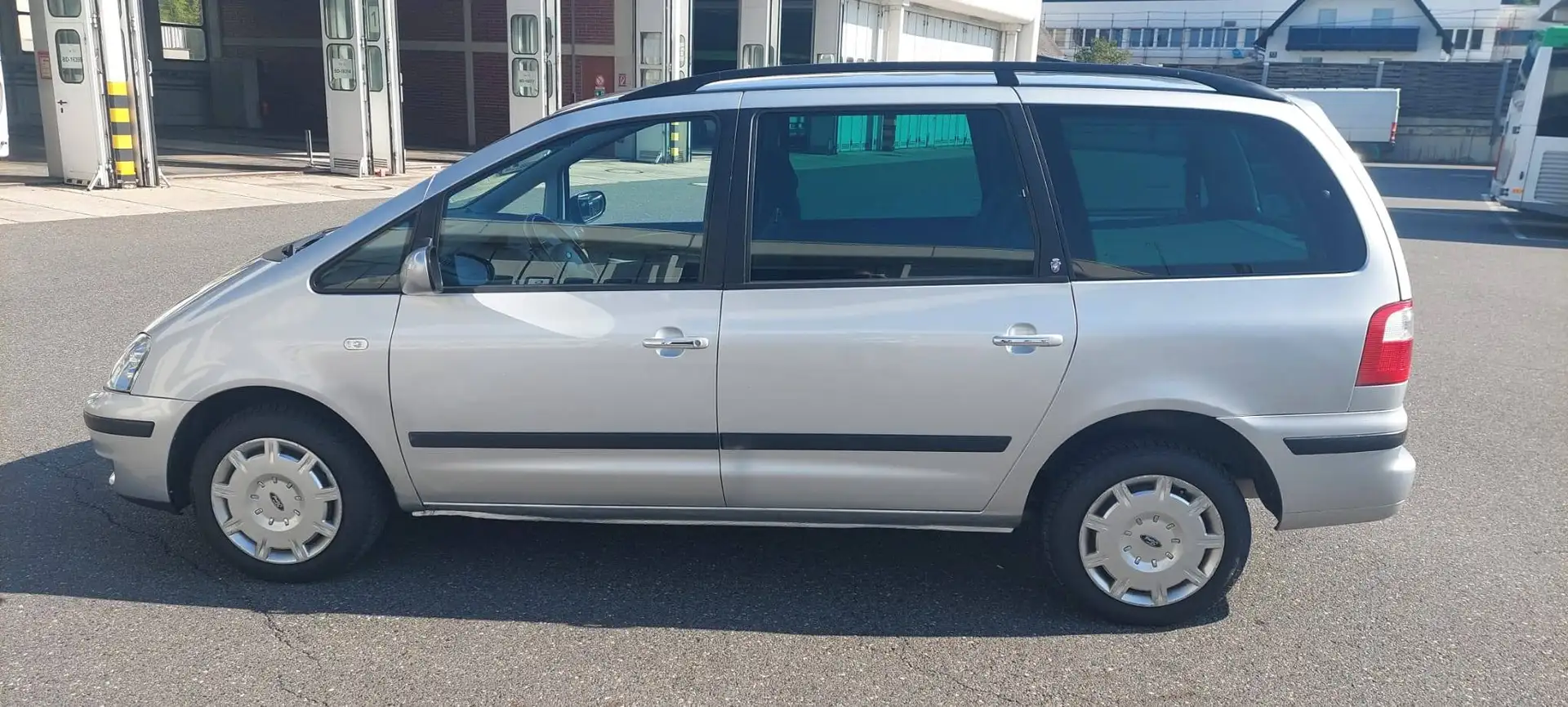 Ford Galaxy Galaxy Ghia 1,9 PD TD Ghia Silber - 2