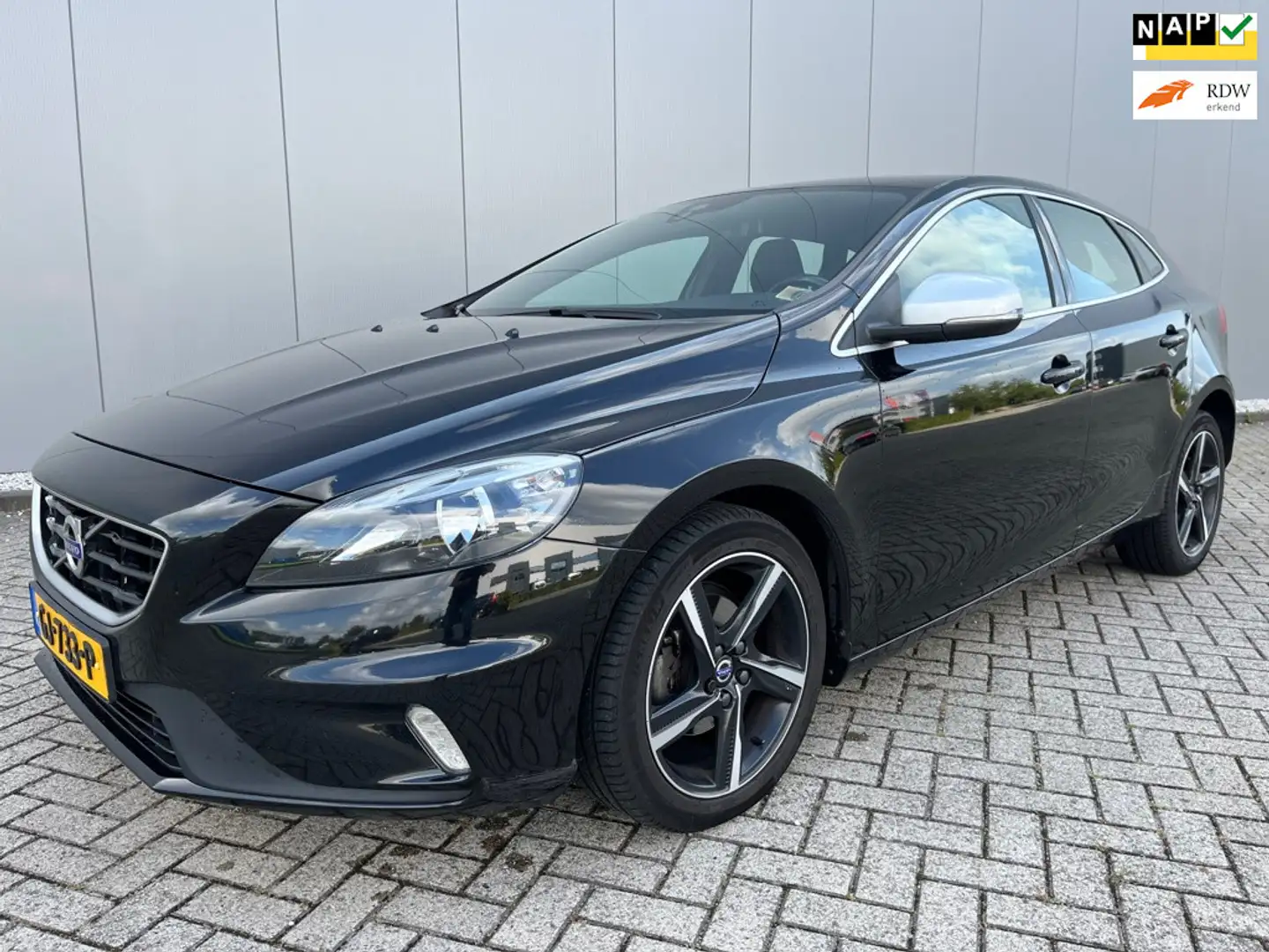 Volvo V40 2.0 D2 R-Design/ 5700 ex BTW Noir - 1