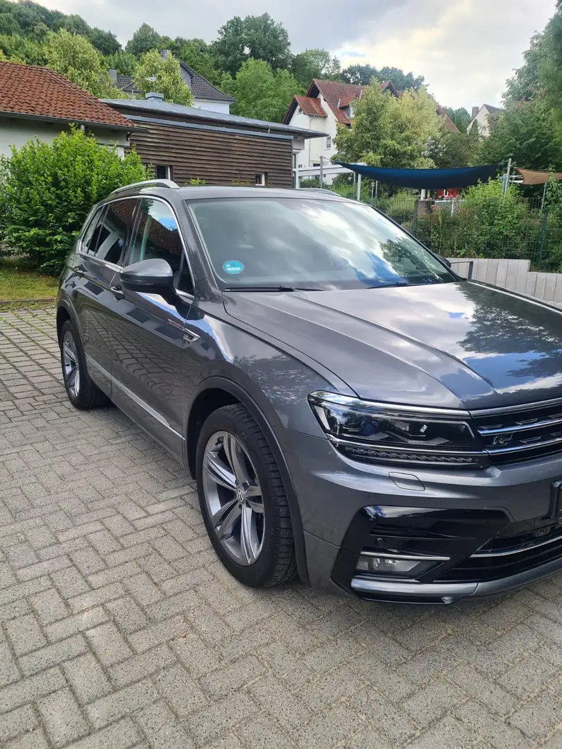 Volkswagen Tiguan 2.0 TDI *R-LINE*DSG*Highline* Grau - 1