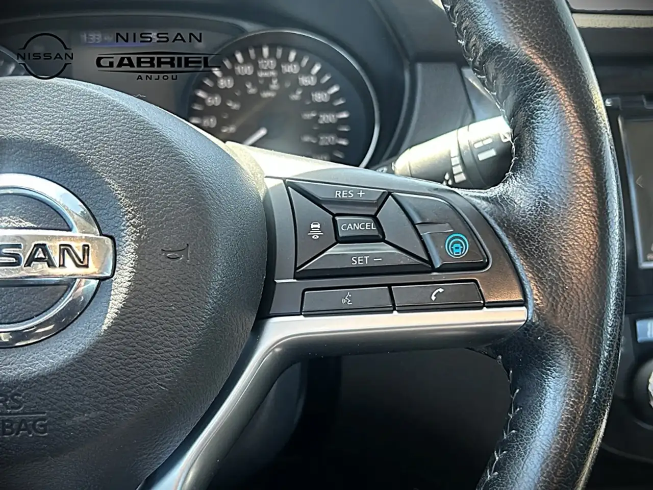 Nissan Qashqai снимка Nissan Qashqai
