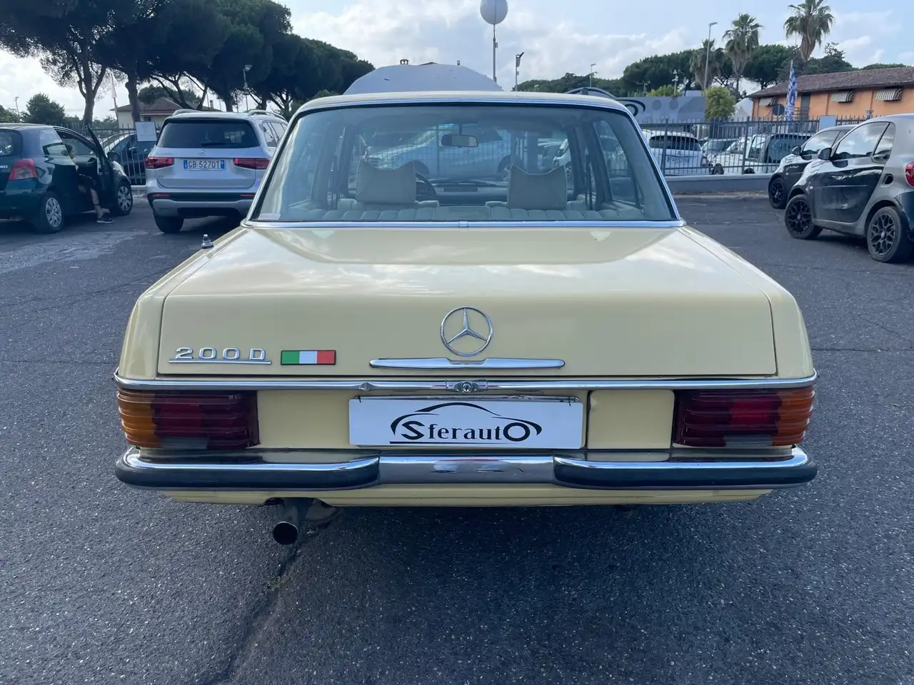 Mercedes-Benz 210/310 MERCEDES W115/8 200D, foto 2