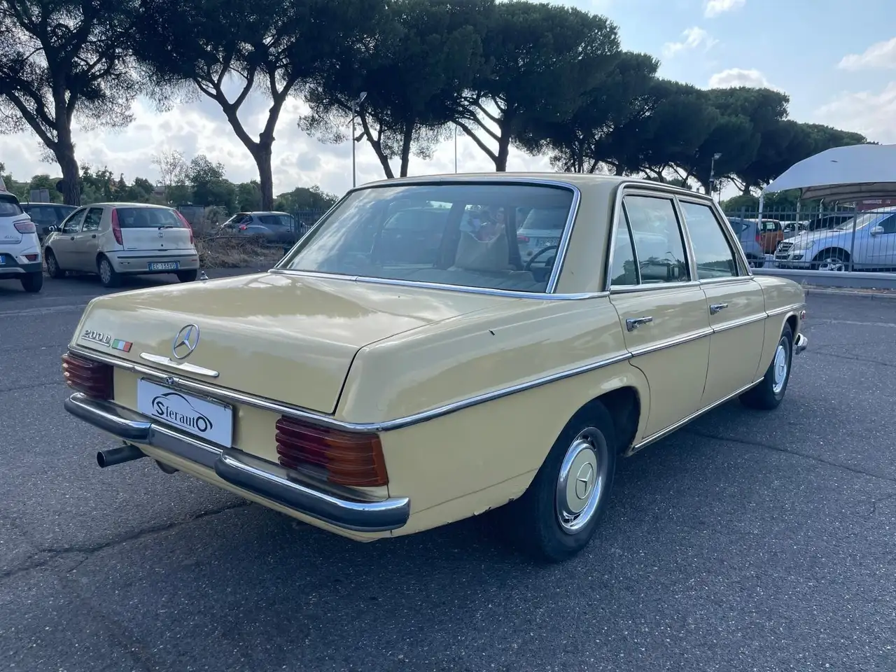 Mercedes-Benz 210/310 MERCEDES W115/8 200D, foto 4