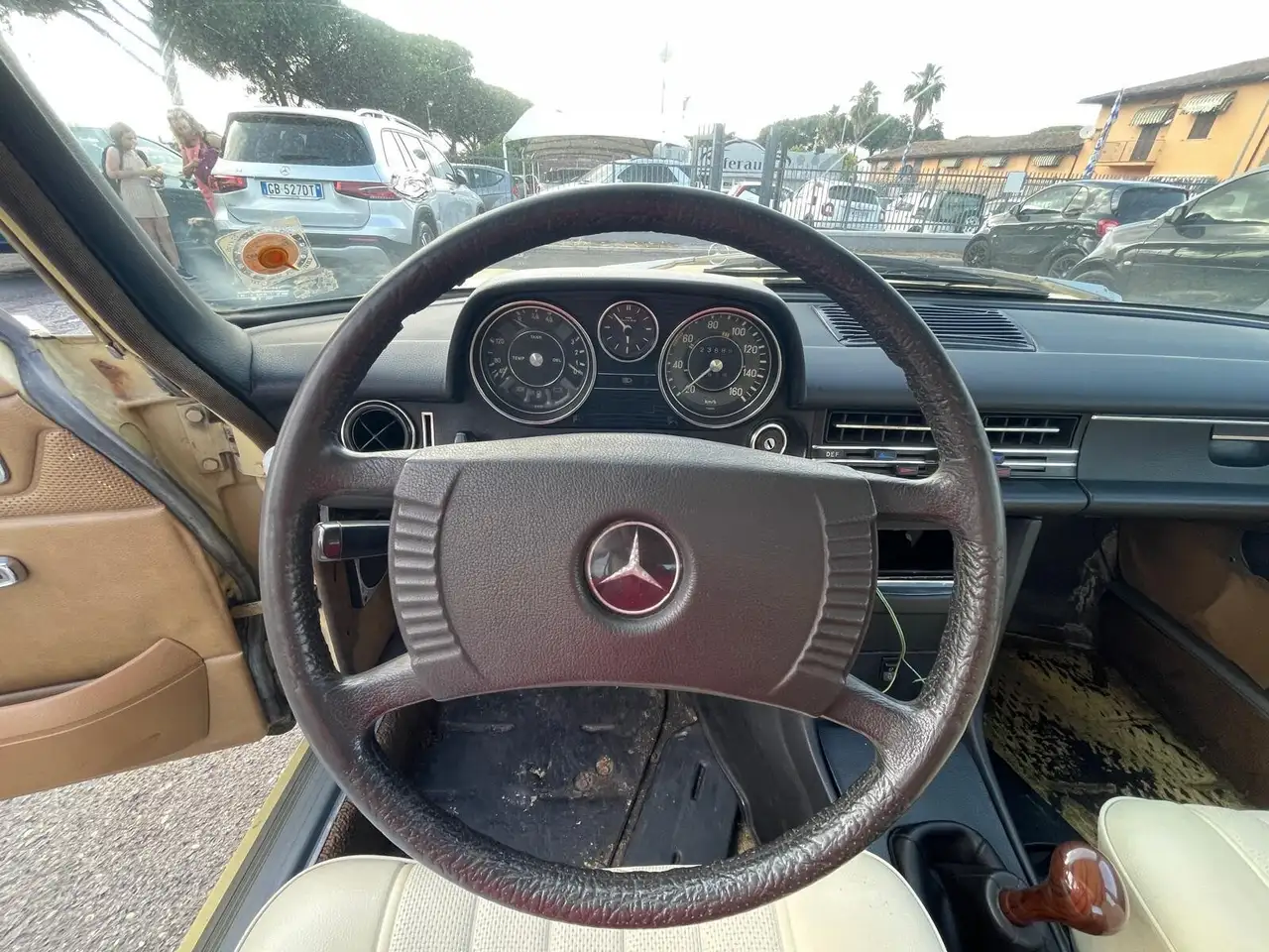 Mercedes-Benz 210/310 MERCEDES W115/8 200D, foto 12