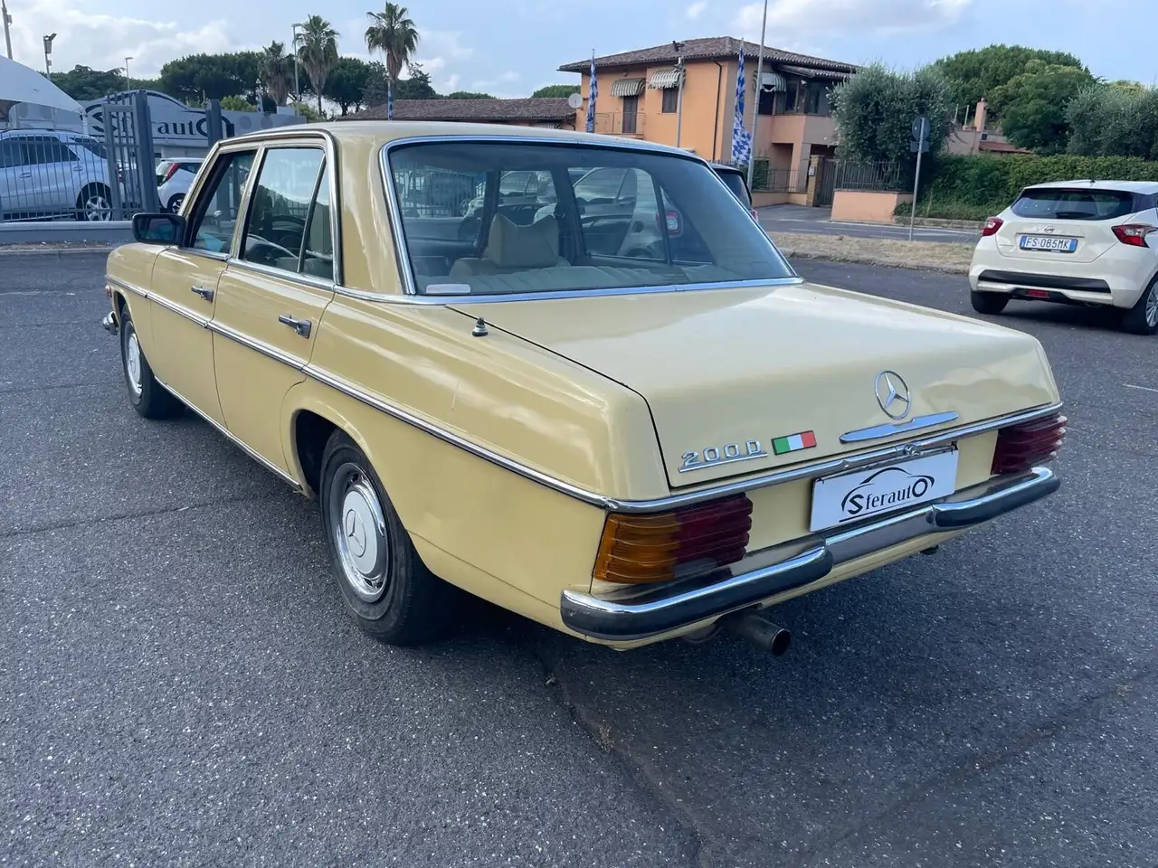 Mercedes-Benz 210/310 MERCEDES W115/8 200D, foto 6
