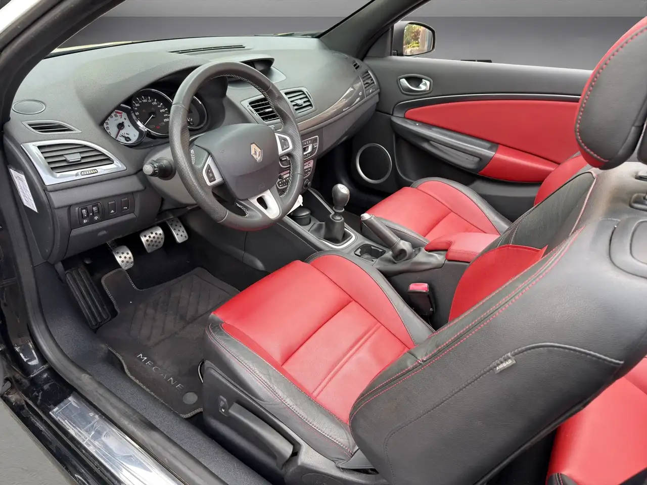 Renault Megane Coupé-Cabriolet — photo 11